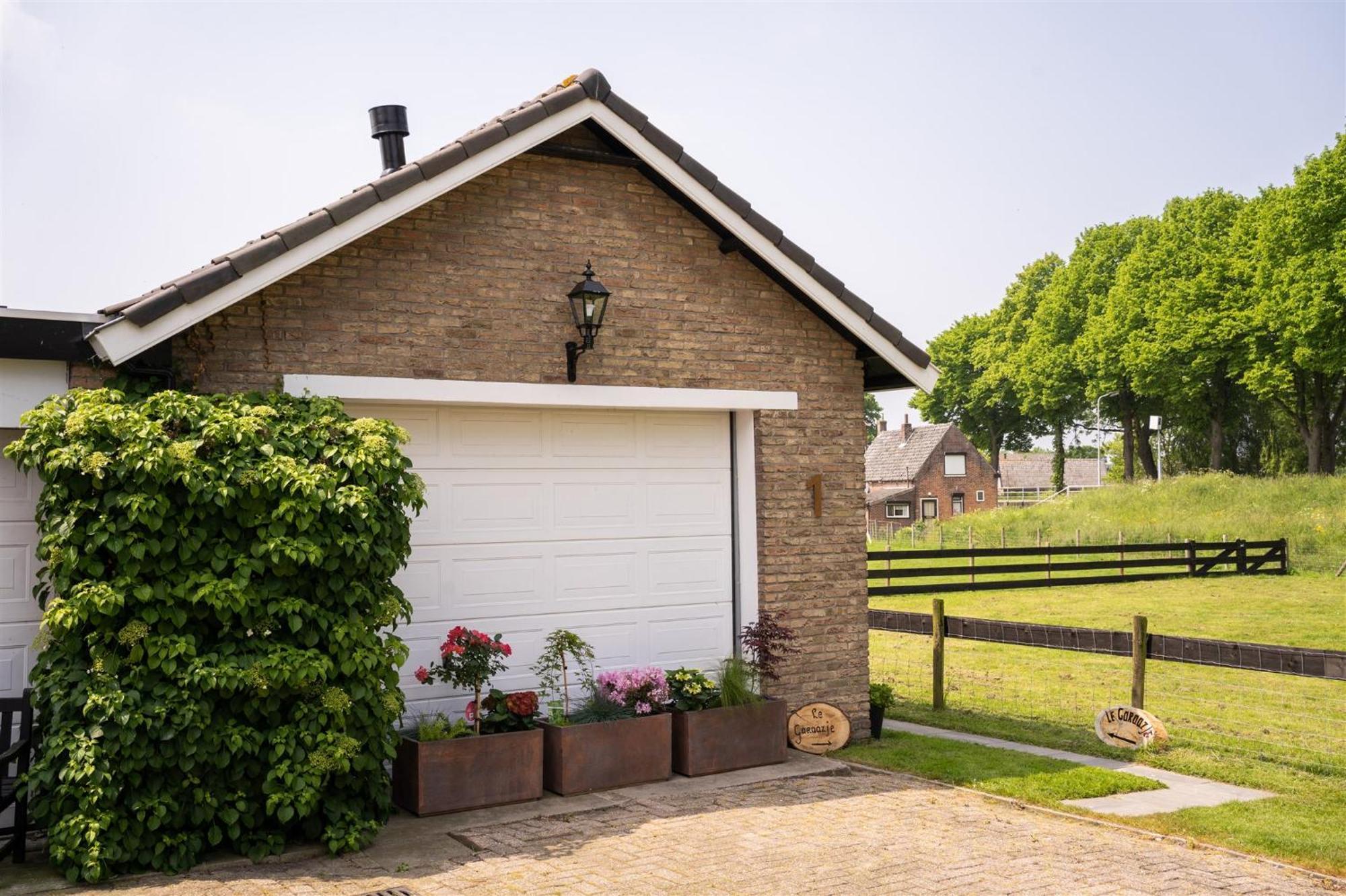 Vakantiewoning Le Garaazje 'S-Gravendeel Bagian luar foto